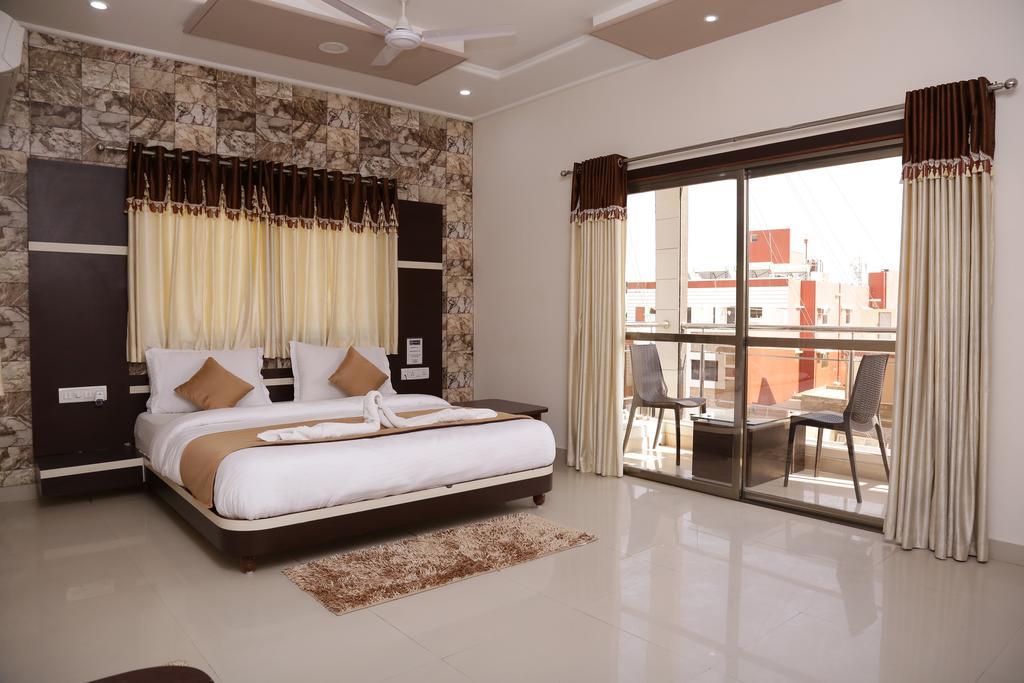 Hotel Rudra Plaza Дварка Екстер'єр фото