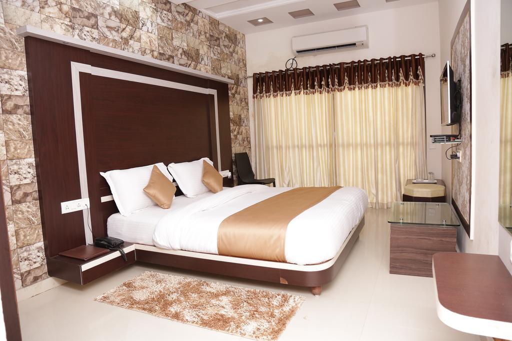 Hotel Rudra Plaza Дварка Екстер'єр фото