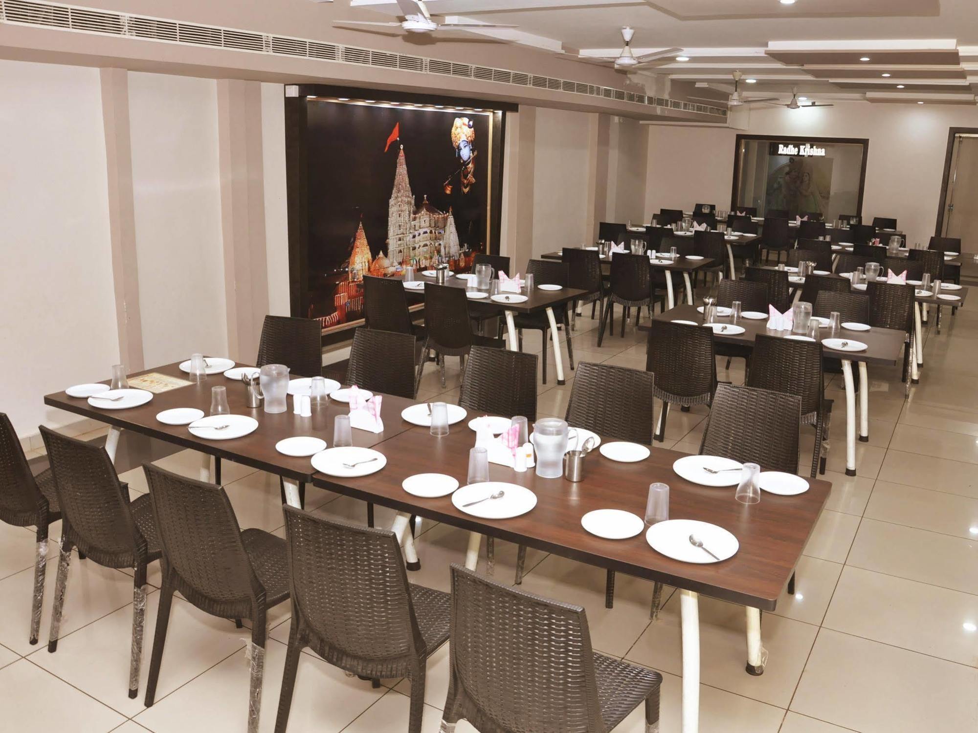 Hotel Rudra Plaza Дварка Екстер'єр фото